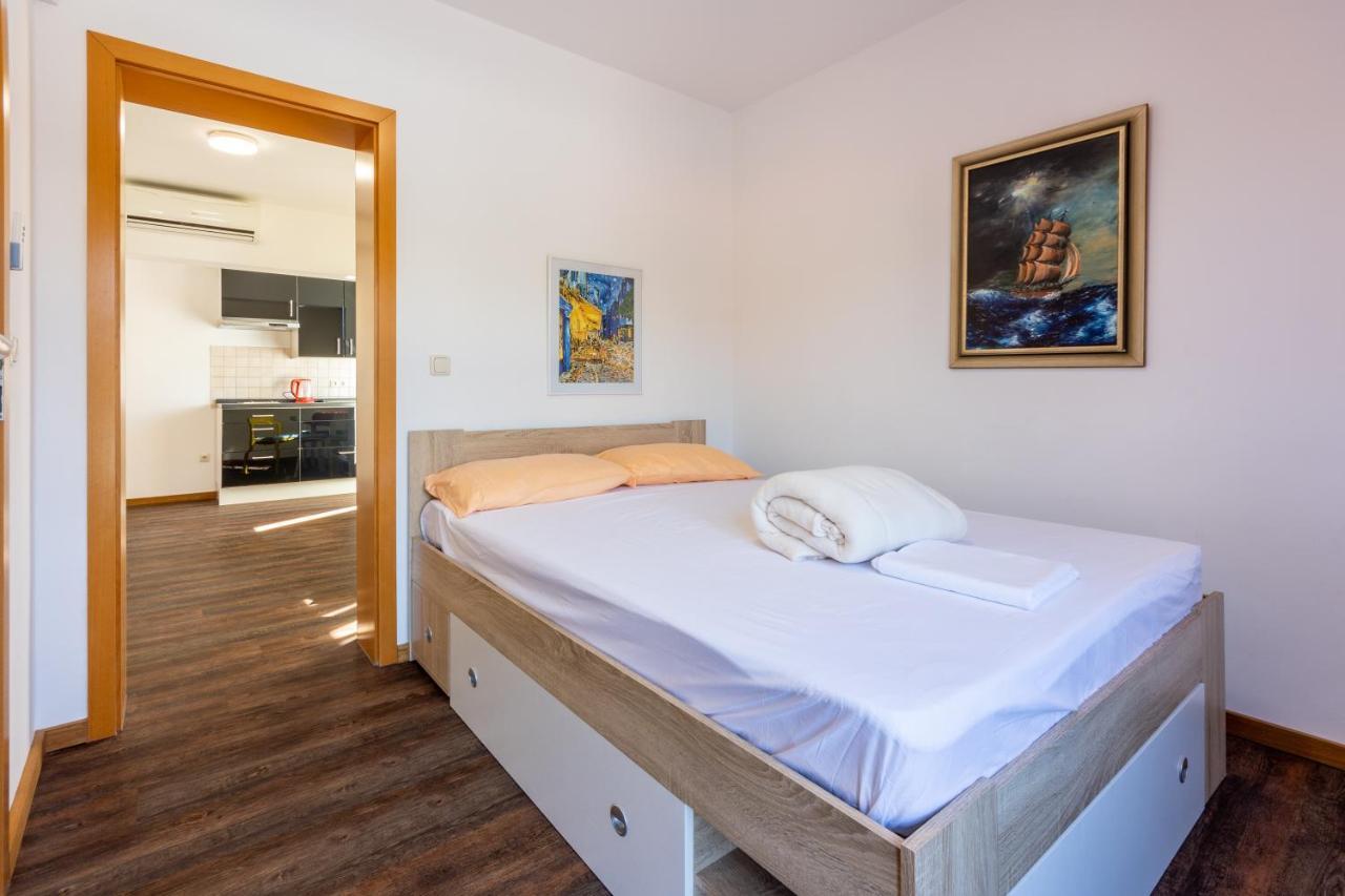Rimac Apartment And Rooms Novi Vinodolski Exteriör bild
